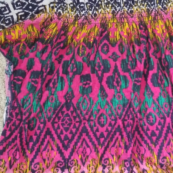 Vanity ruffle top - Picture 2 of 3